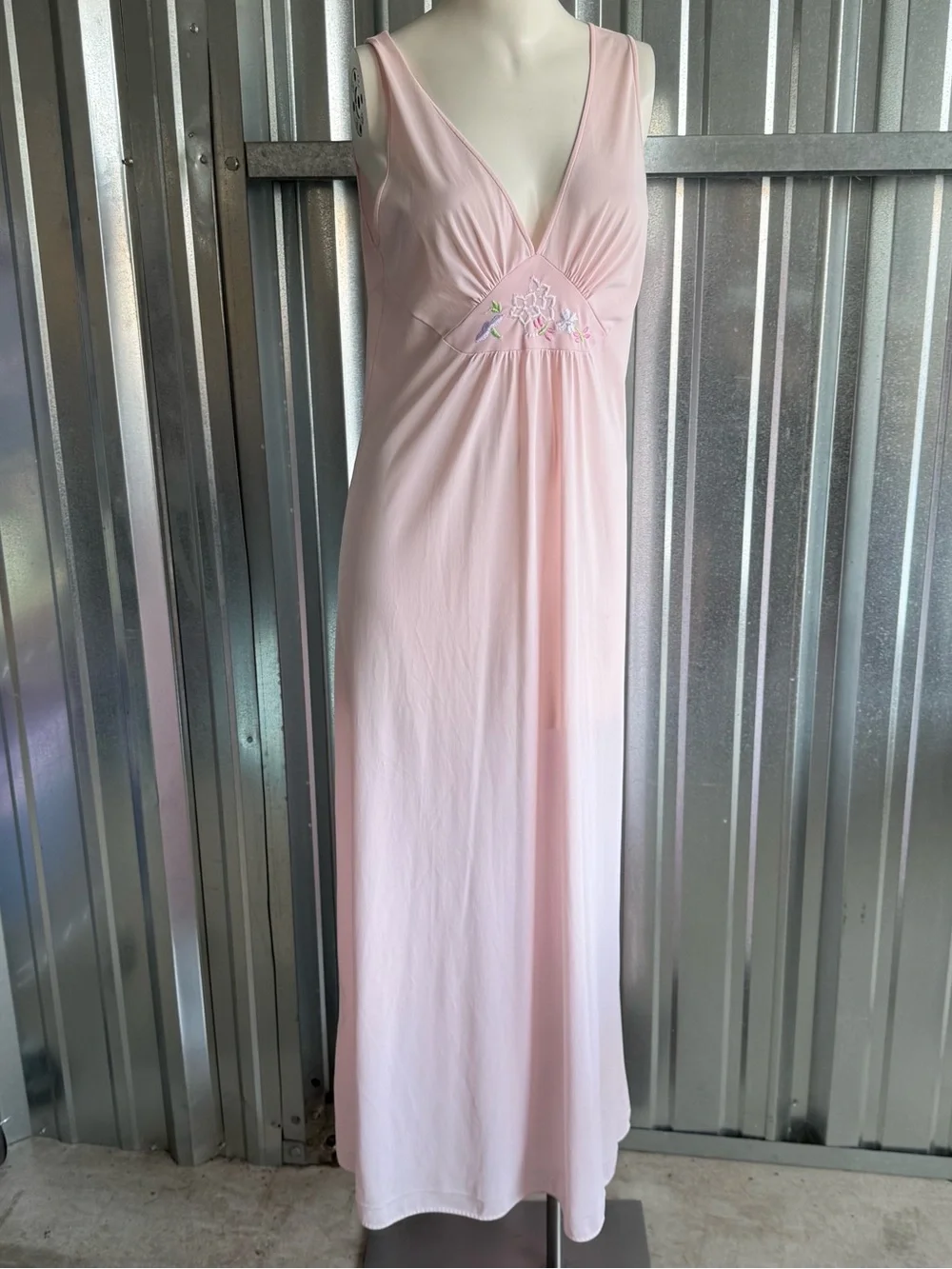 Vintage Pink Embroidered Nightgown Maxi Dress Loungewear Medium - Picture 2 of 7